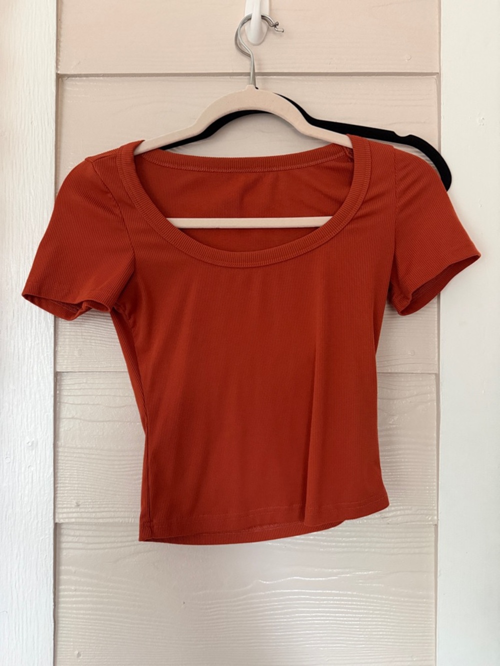 SHEIN Rust Scoop Neck Cropped Ribbed Tee